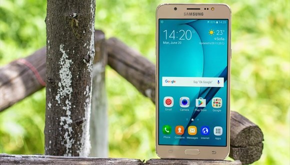 Samsung Galaxy J7'nin 2017 Versiyonu Geliyor